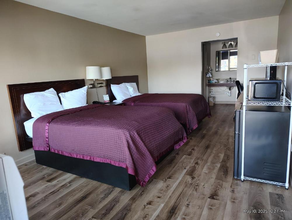 Deluxe Double Room (2 Adults + 1 Child) interior